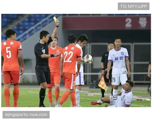 判罚争议：裁判主观判断与VAR证据的判定逻辑